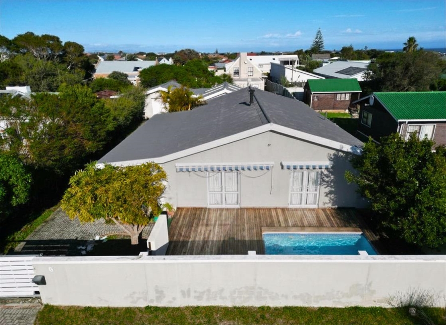 3 Bedroom Property for Sale in Sandbaai Western Cape
